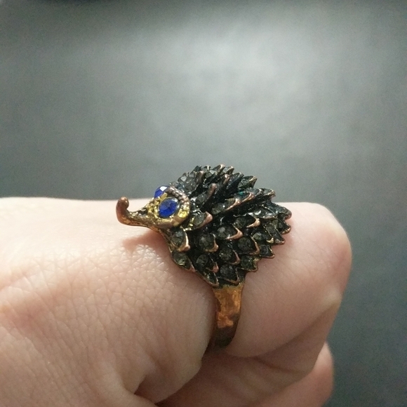 Copper Tone Blue and Grey Rhinestone Hedgehog Cocktail Statement Ring - size 9 - Picture 1 of 6